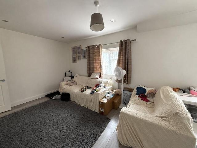 Apartment for rent in London Borough of Croydon, Purley