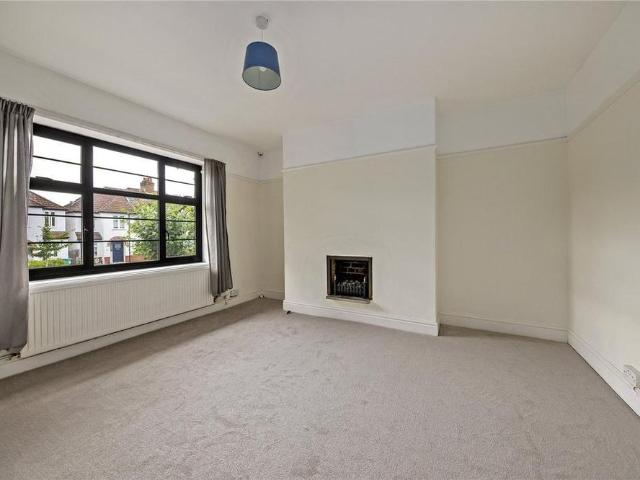 Apartment for rent in St Margarets, Greater London