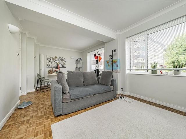 Apartment for rent in London Borough of Richmond upon Thames, Greater London