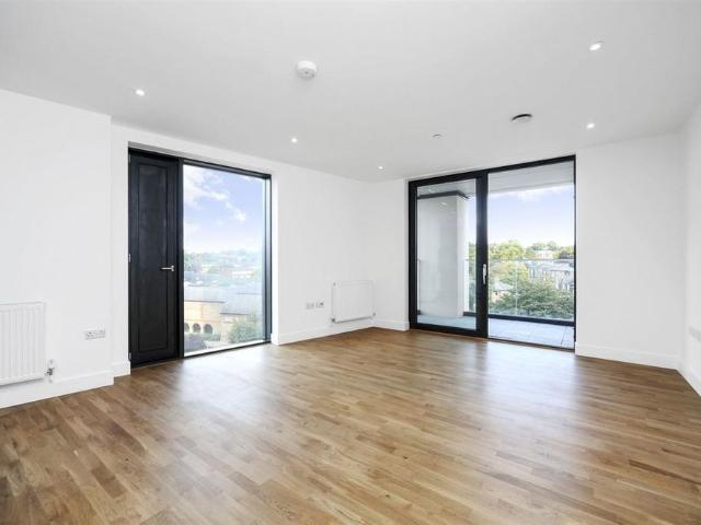 Apartment for rent in London Borough of Lewisham, Ladywell