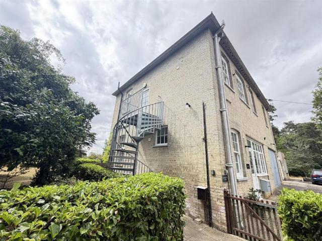 Flat for rent in Parham, Eastbridge