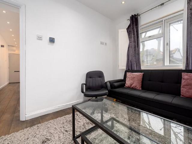 Apartment for rent in Clapham, Greater London