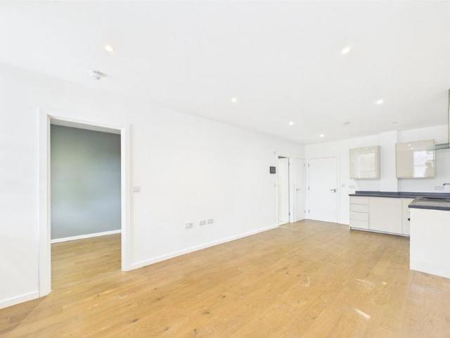 Apartment for rent in Theale, West Berkshire