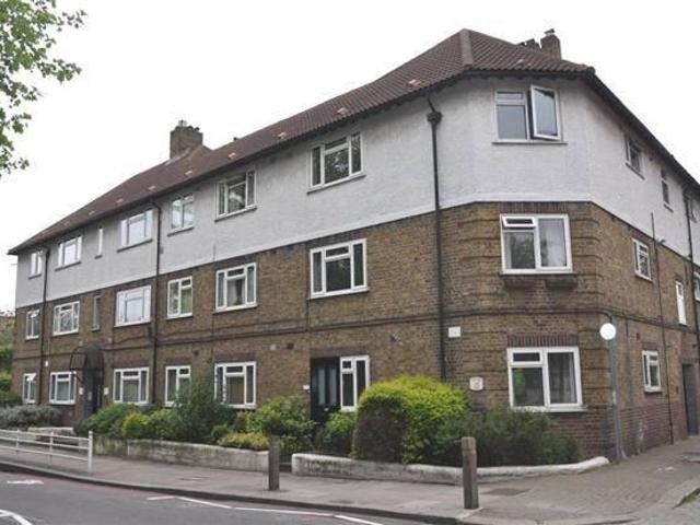 Flat for rent in Battersea, Greater London