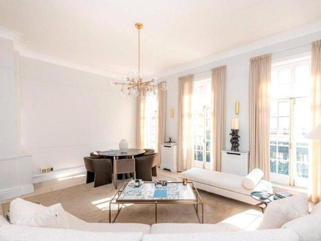 Flat for rent in Mayfair, Greater London