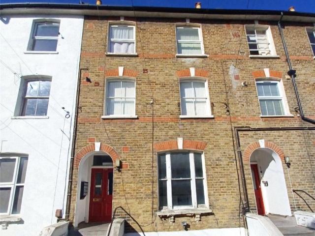 Flat for rent in London Borough of Croydon, Addiscombe