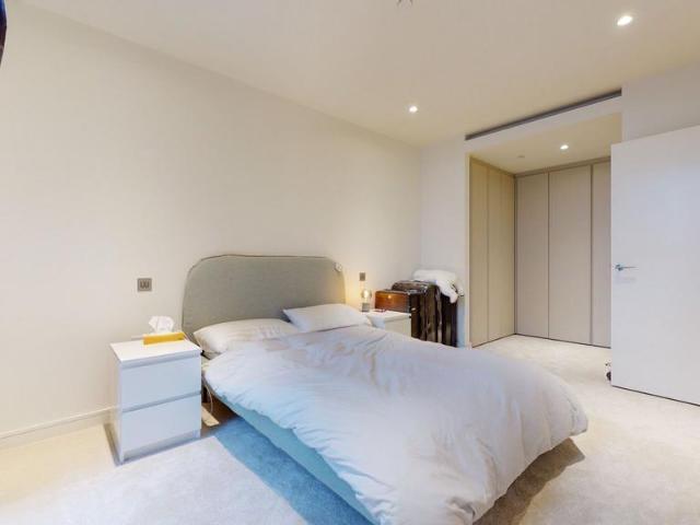 Flat for rent in Isle Of Dogs, Greater London