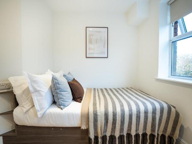 Flat for rent in Hyde Park, West Yorkshire