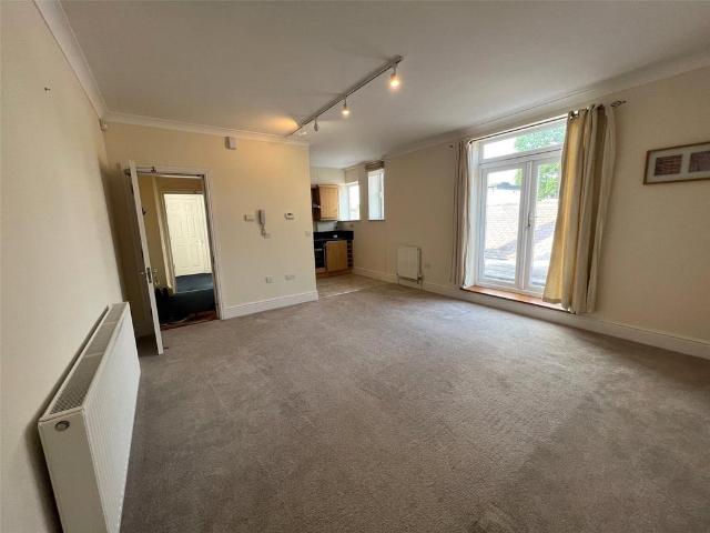 Flat for rent in Blackhills, Surrey