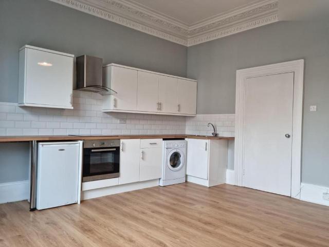 Flat for rent in Darlington, Pierremont