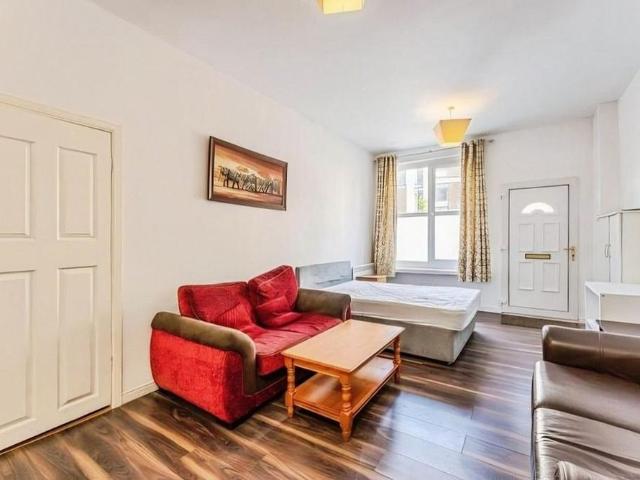 Apartment for rent in Southside, Scotland