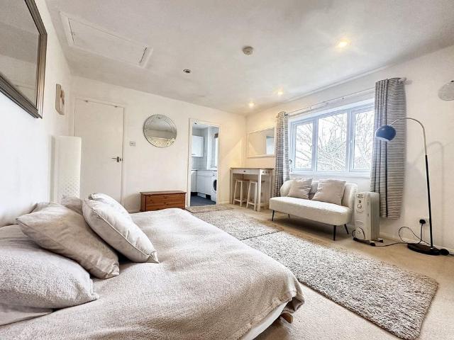 Apartment for rent in Yiewsley, Greater London