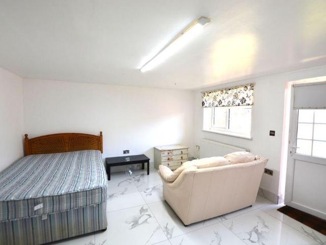 Apartment for rent in Wexham Court, Slough