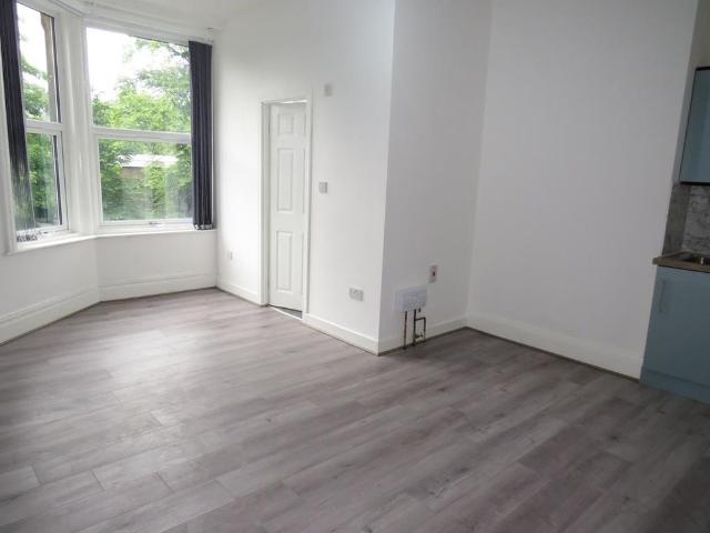 Apartment for rent in Salterhebble, Halifax