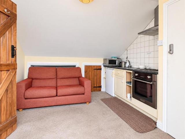 Apartment for rent in High Wycombe Community Board, West Wycombe