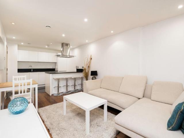 Flat for rent in Westminster, Victoria