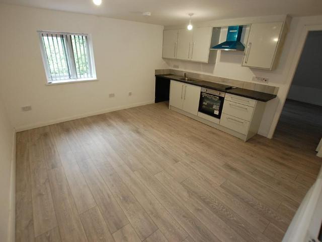 Flat for rent in Hurst, Greenheys