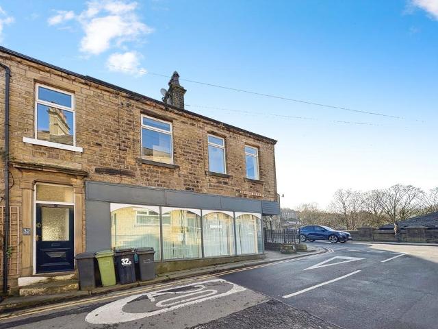 Flat for rent in Hill Top, Slaithwaite