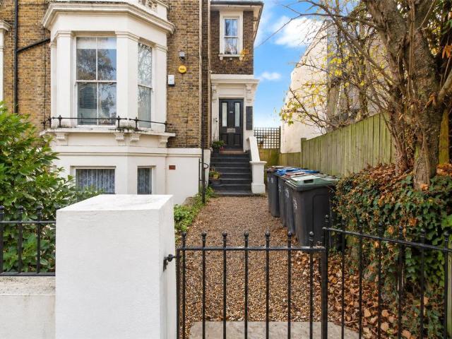 Flat for rent in London Borough of Croydon, Greater London