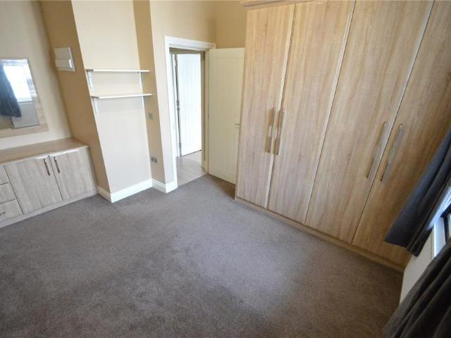 Apartment for rent in Slough, Isle Of Man