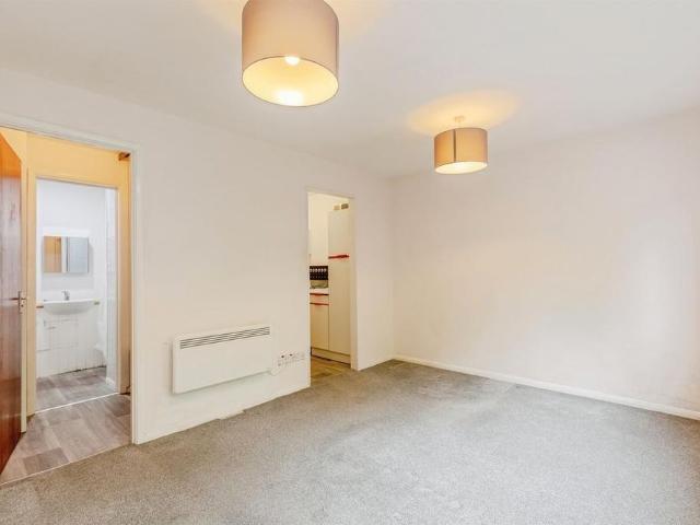 Apartment for rent in Hotwells, Feckenham