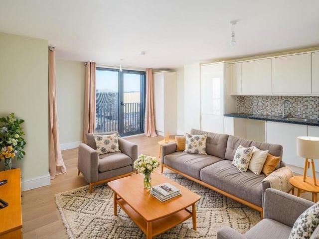 Apartment for rent in Seven Kings, Greater London