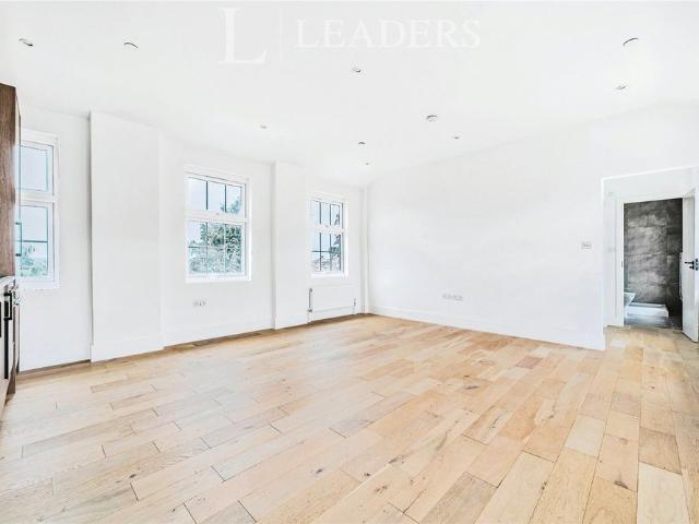 Apartment for rent in Brook Street, Bourne Vale