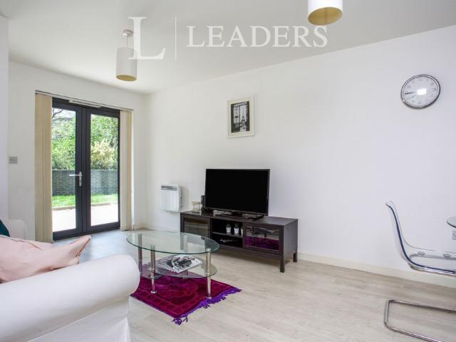 Apartment for rent in Horsell, Woking