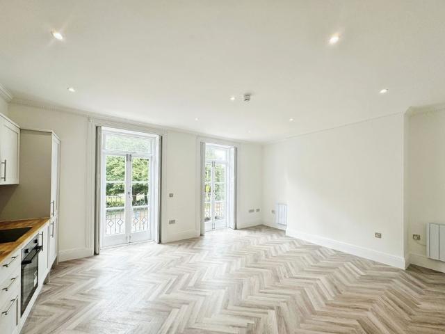 Apartment for rent in The Polygon, City Of Southampton
