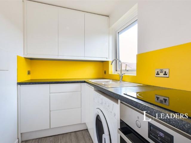Apartment for rent in Throop, Bournemouth