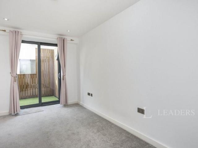 Apartment for rent in Roffey, Horsham