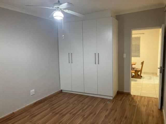 Apartment for rent in Athlone, Cape Town