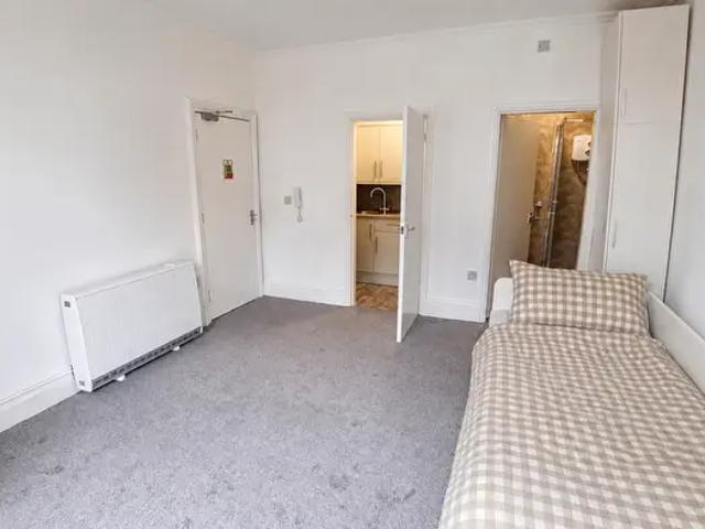 Apartment for rent in Sherwood, Haddon