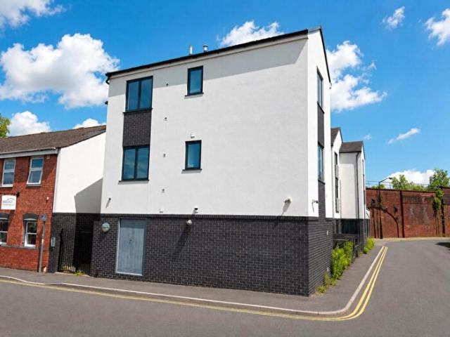 Apartment for rent in Sydenham, Green Close
