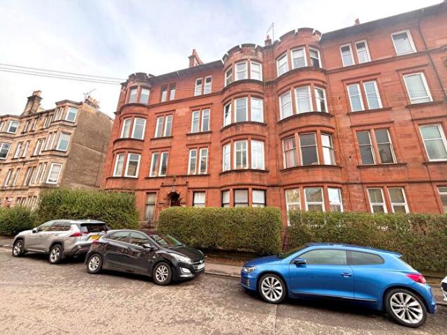 Apartment for rent in Shawmoss, Langside