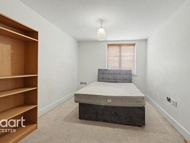 Apartment for rent in Highfields, Old Wharf