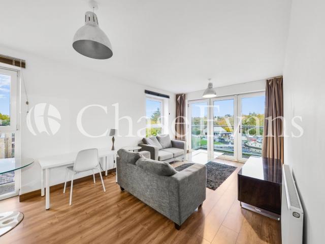 Apartment for rent in Denham