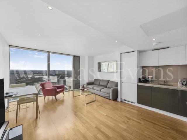 Apartment for rent in Canary Wharf, Greater London