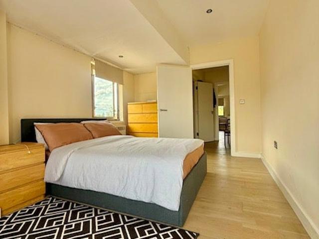 Apartment for rent in Pachesham Park, Surrey