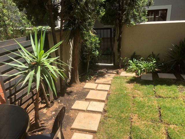 Apartment for rent in Paulshof, Alexandra
