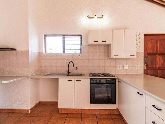 Apartment for rent in Paulshof, Alexandra