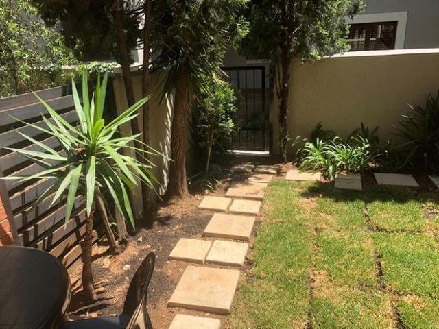 Apartment for rent in Paulshof, Alexandra