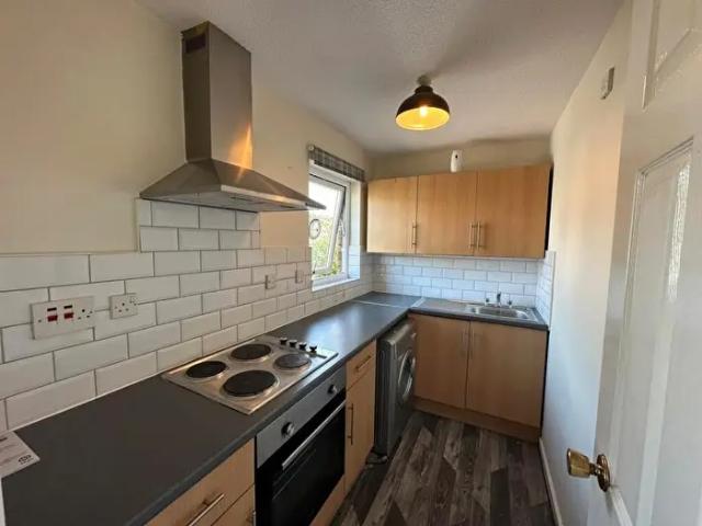 Apartment for rent in Parc Gwernfadog, Ynystawe