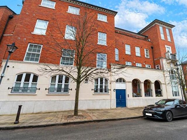 Apartment for rent in Dickens Heath, West Midlands