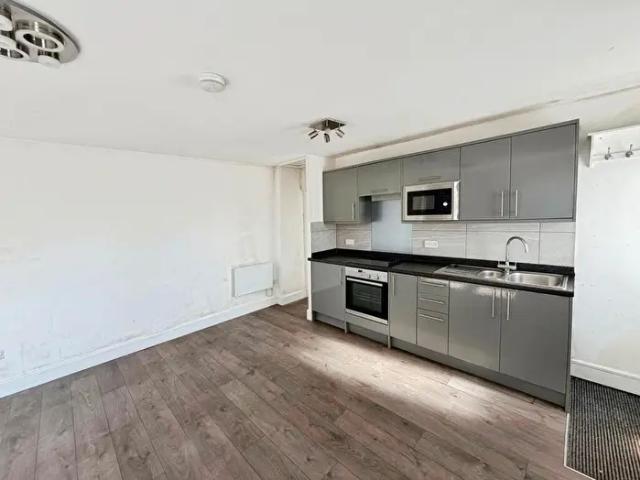 Apartment for rent in Tir-y-dail, Ammanford