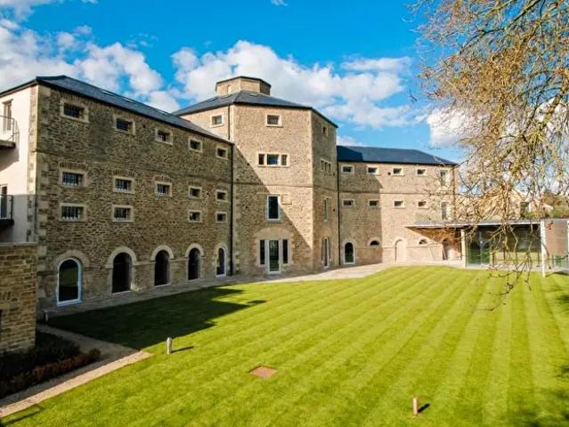 Apartment for rent in Caldecott, Dromore