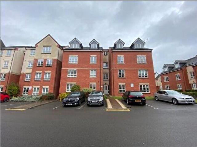 Apartment for rent in Woodloes Park, Green Close