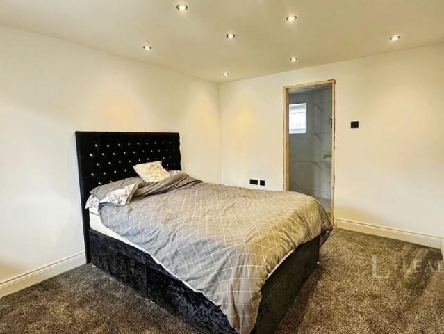 Apartment for rent in Farley Hill, Spring Park