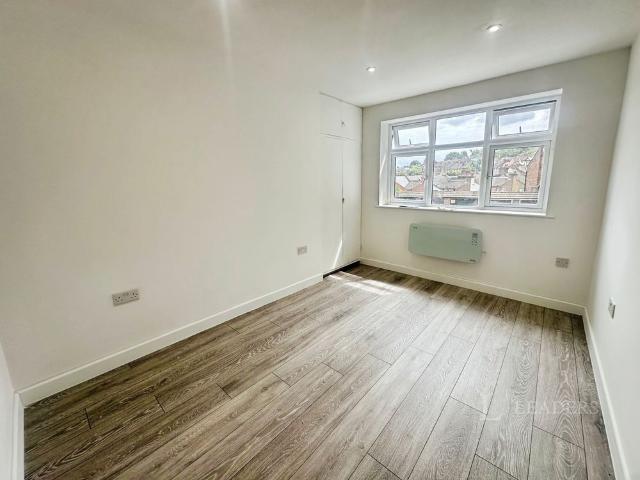 Apartment for rent in Farley Hill, Spring Park