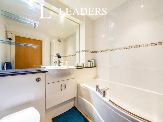 Apartment for rent in Hough Green, Two Mills